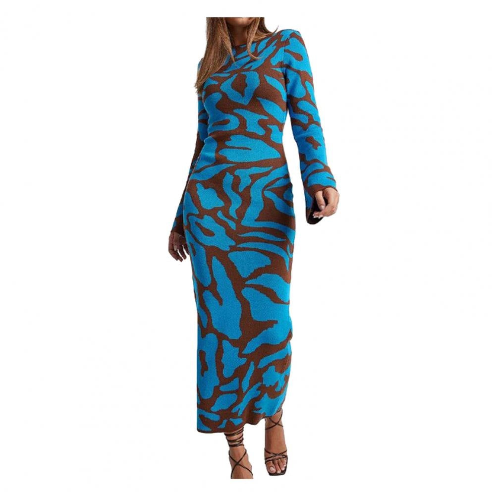 Aventury – Figurbetontes Strickkleid
