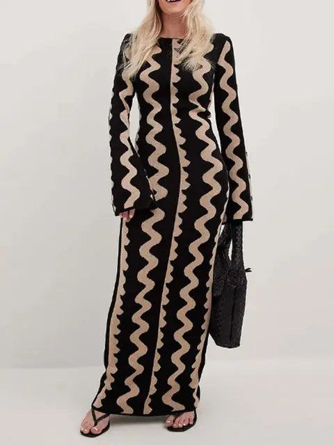 Aventury – Figurbetontes Strickkleid