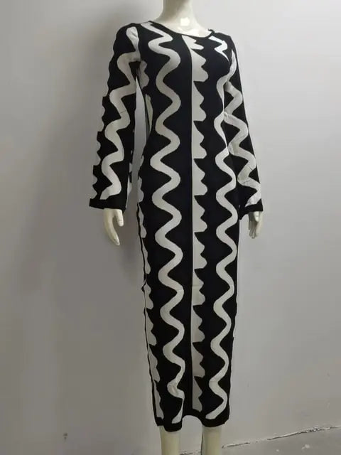 Aventury – Figurbetontes Strickkleid