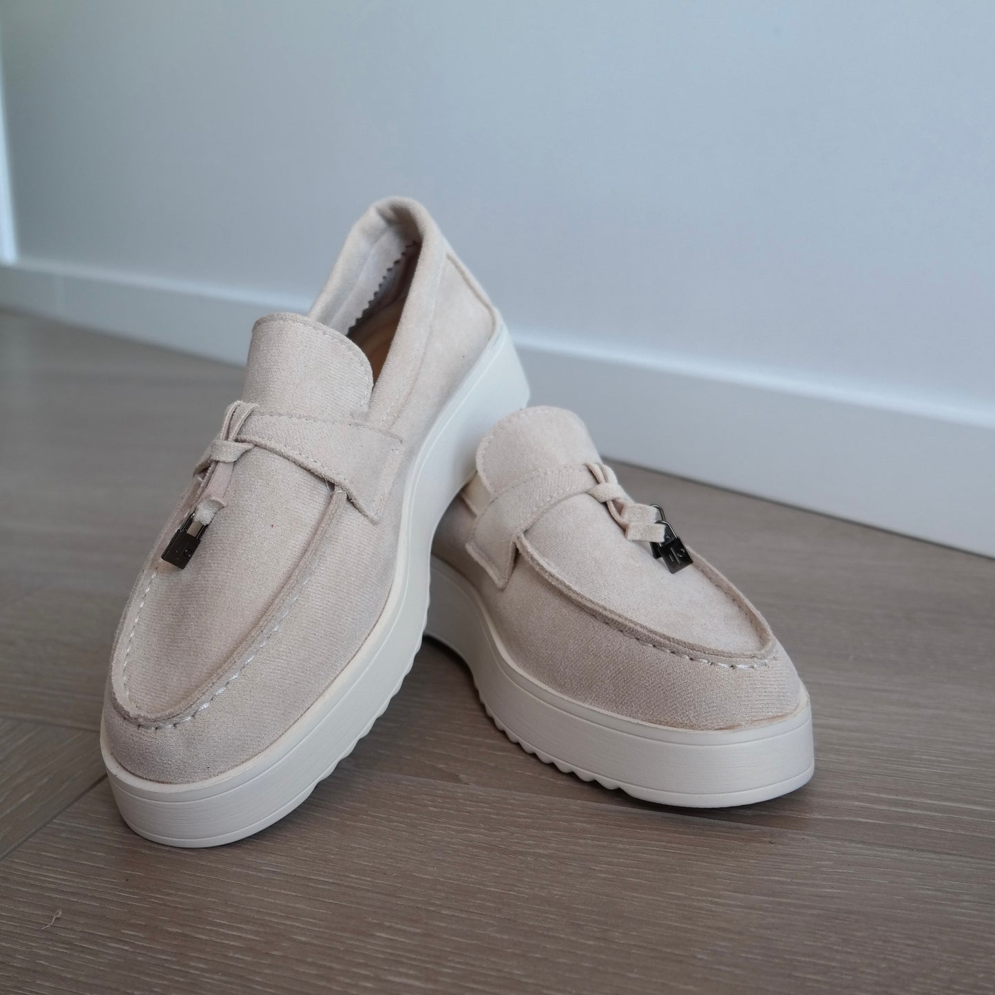 Avoir Avoir Loafers Moccasines