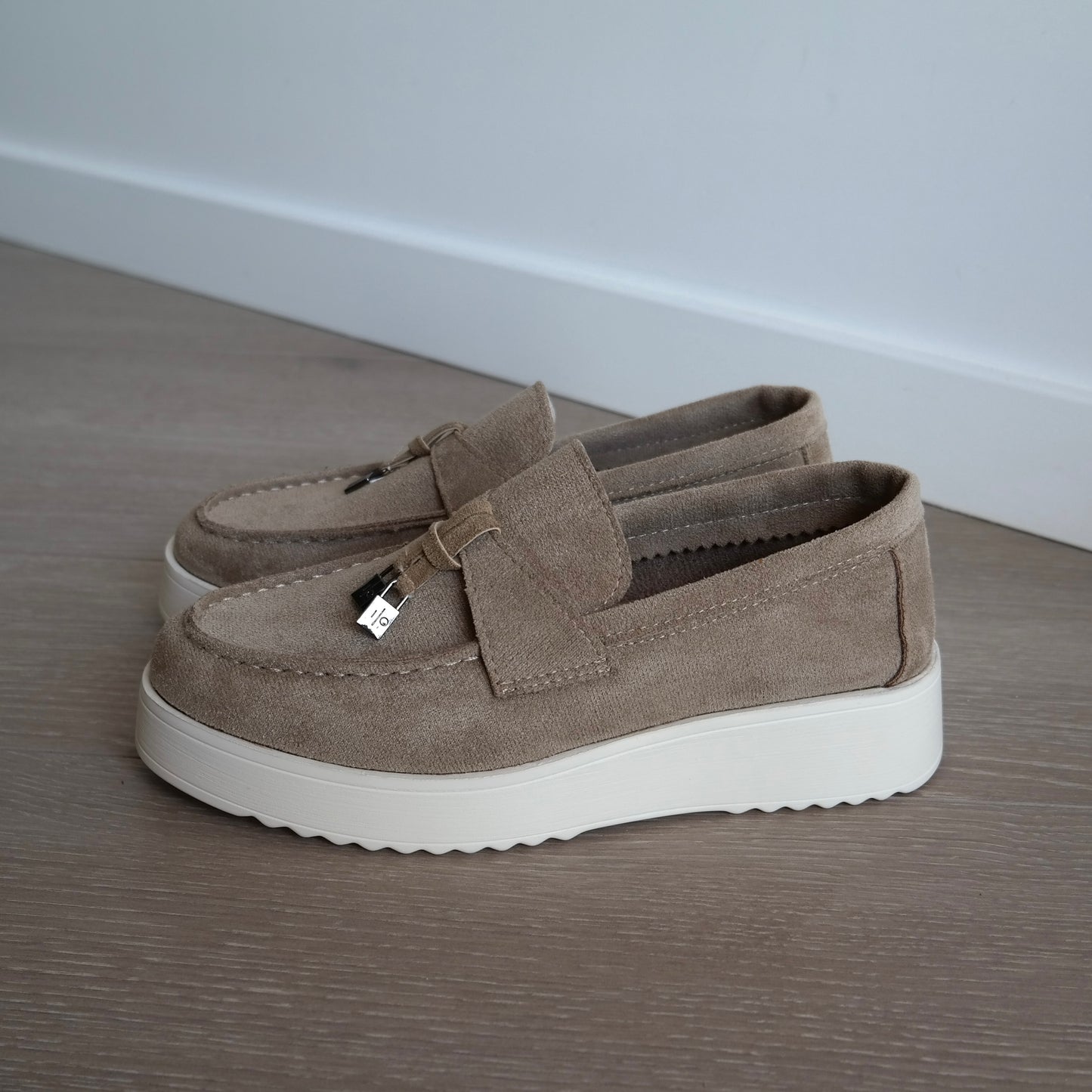 Avoir Avoir Loafers Moccasines