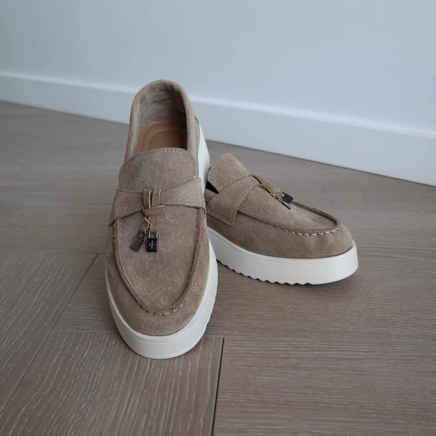 Avoir Avoir Loafers Moccasines