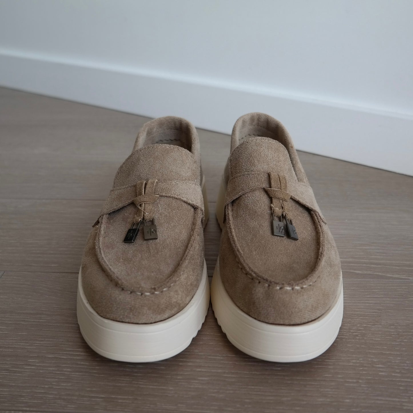 Avoir Avoir Loafers Moccasines