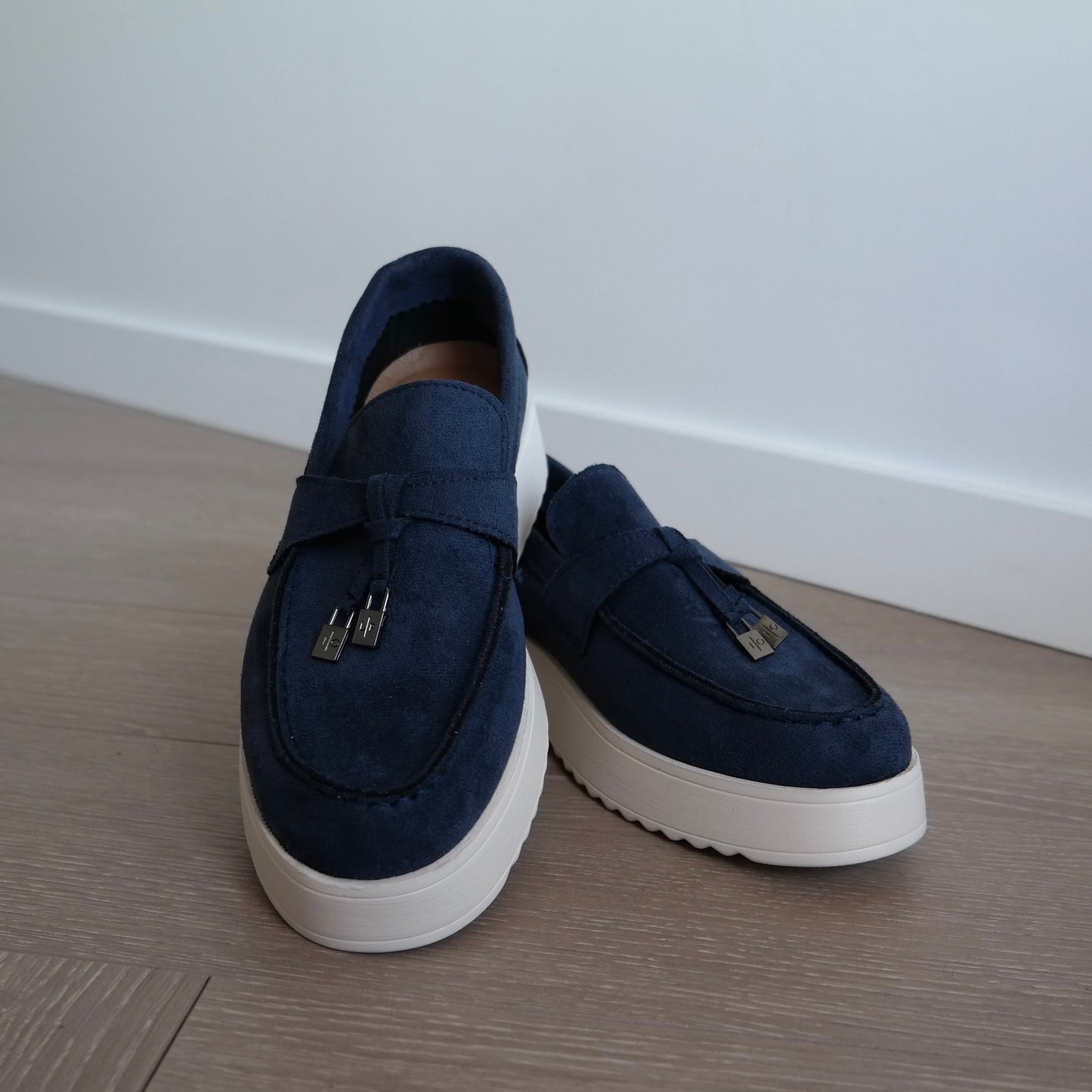 Avoir Avoir Loafers Moccasines