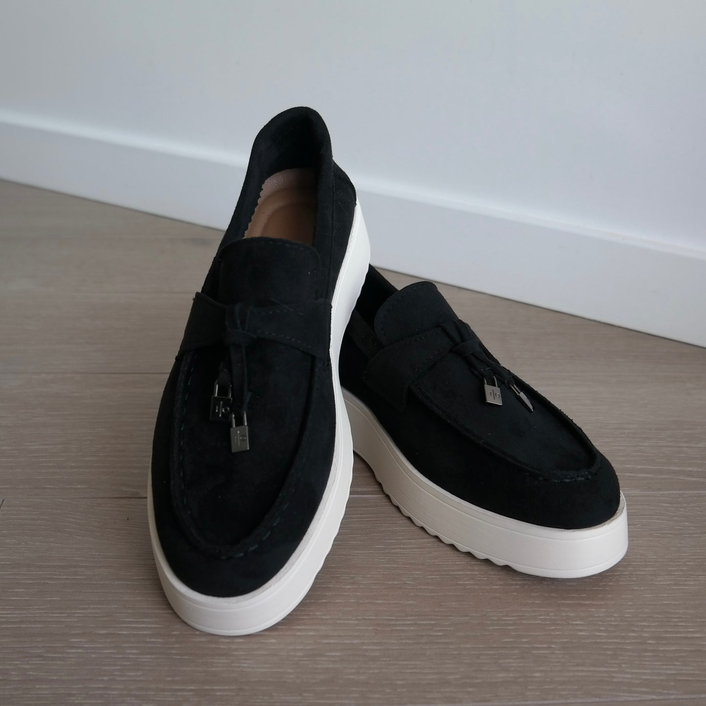 Avoir Avoir Loafers Moccasines