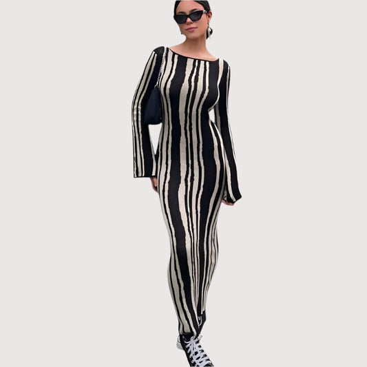 Aventury – Figurbetontes Strickkleid